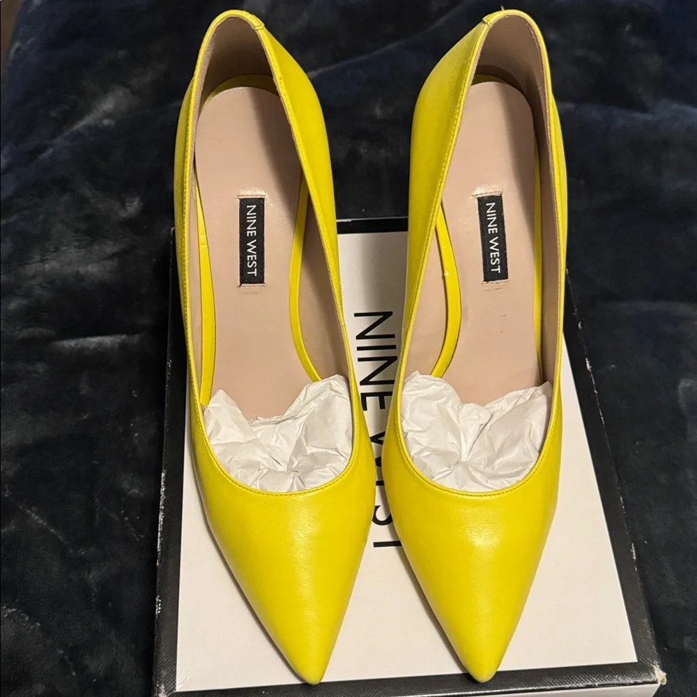 Nine West “Tatiana” Pointy Toe Pumps - Picture 7 of 8